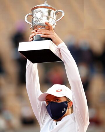 ایگا اشویانتک ۱۹ ساله قهرمان رولند گروس ۲۰۲۰